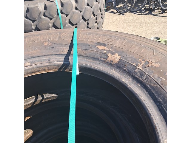 4x vrachtwagenband, michelin - afbeelding 2 van  7