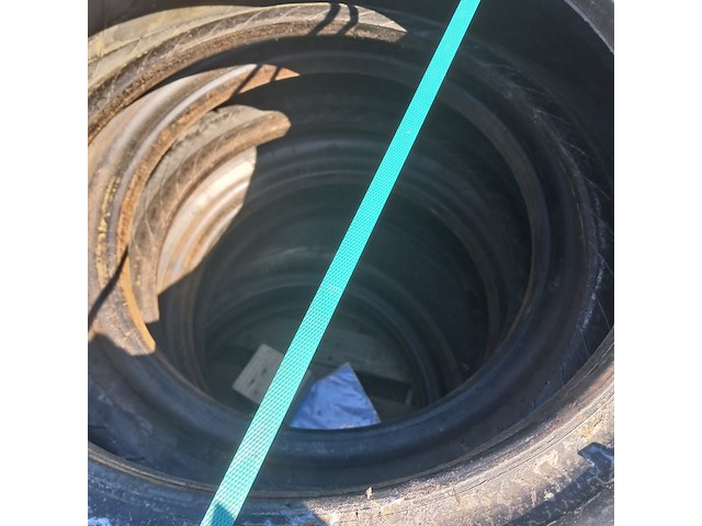 4x vrachtwagenband, michelin - afbeelding 4 van  7