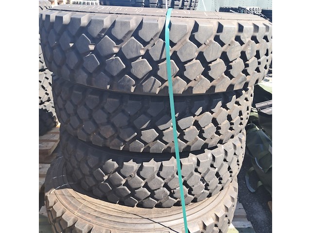 4x vrachtwagenband, michelin - afbeelding 7 van  7