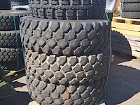 4x vrachtwagenband, o.a michelin, continental