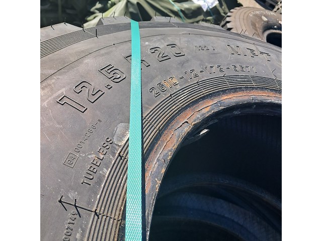 4x vrachtwagenband, o.a michelin, continental - afbeelding 4 van  6