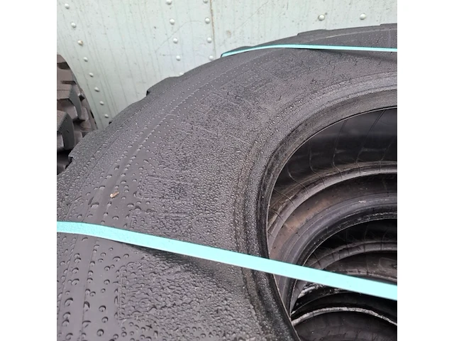 4x vrachtwagenband, o.a. michelin, o.a. xzl - afbeelding 2 van  6