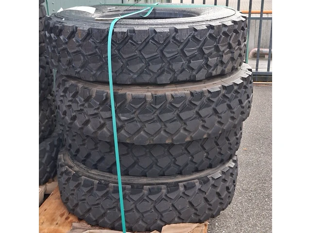 4x vrachtwagenband, o.a. michelin, o.a. xzl - afbeelding 1 van  6