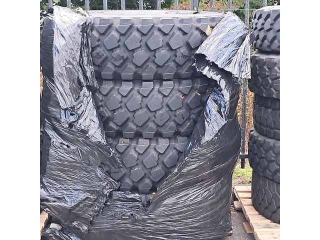 4x vrachtwagenband, o.a michelin, o.a xzl+ - afbeelding 1 van  6