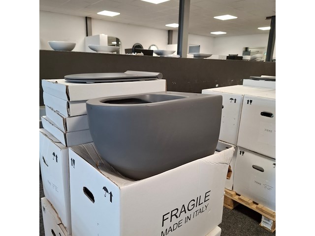 4x wandcloset met zitting en deksel xenz, gio, antraciet mat - afbeelding 1 van  6