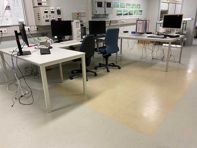 4x werkbank, 5x roldeurkast, 2x schuifdeurkast, 2x ladekast - afbeelding 9 van  20