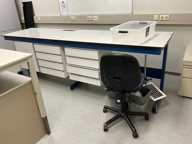 4x werkbank, 5x roldeurkast, 2x schuifdeurkast, 2x ladekast - afbeelding 14 van  20