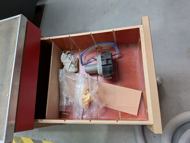 4x werkplaatskast en 1x magneetbord - afbeelding 13 van  16