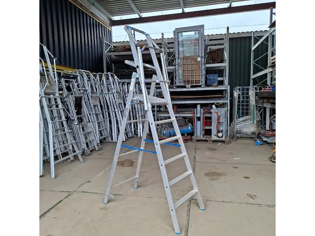 4x werktrap met bordes - afbeelding 1 van  7