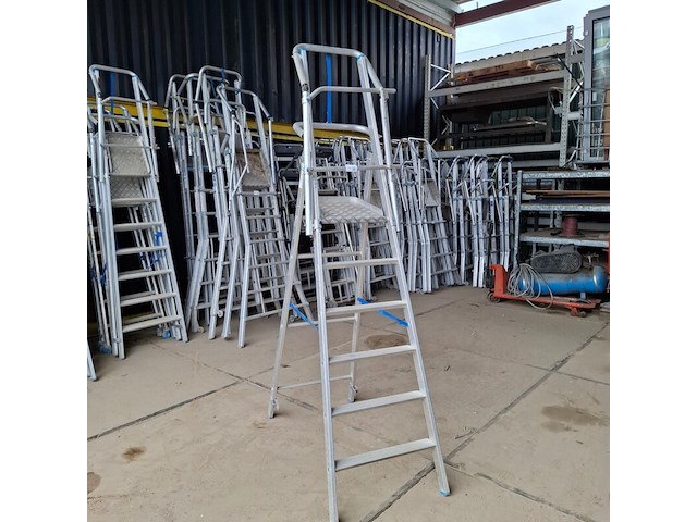 4x werktrap met bordes - afbeelding 2 van  7