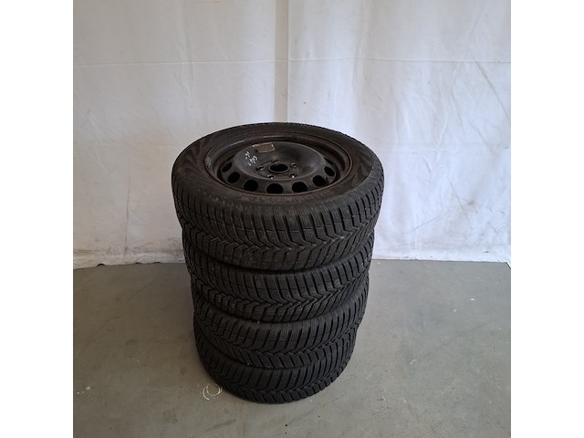 4x winterband met metalen velgen komen van een vw golf 5, vredestein, snowtrac 3 - afbeelding 9 van  16