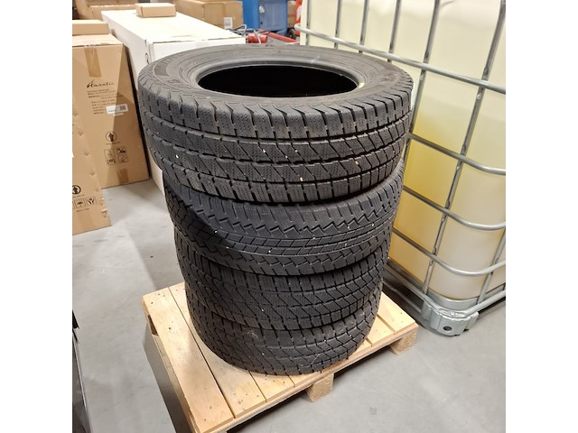 4x winterband, wiking, snow tech van - afbeelding 1 van  9