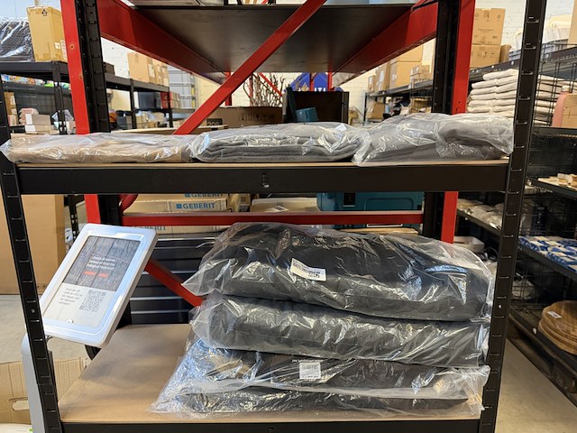 4x winterjas, 10x t-shirt, 1x broek ultrasport, lower east, rts - afbeelding 1 van  7