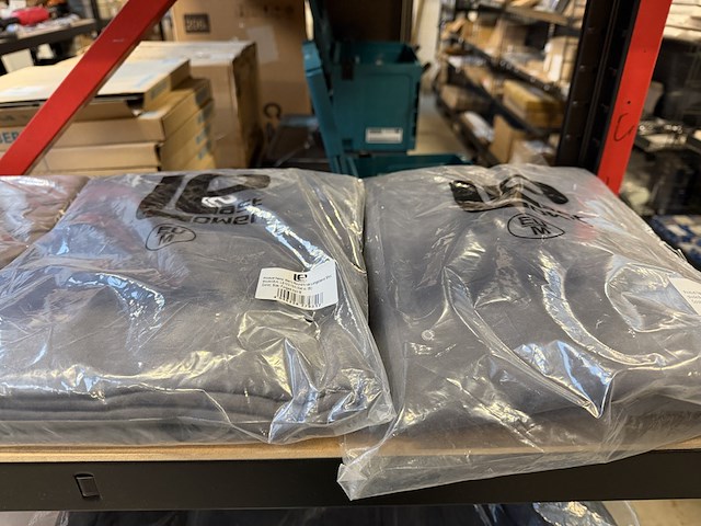 4x winterjas, 10x t-shirt, 1x broek ultrasport, lower east, rts - afbeelding 4 van  7