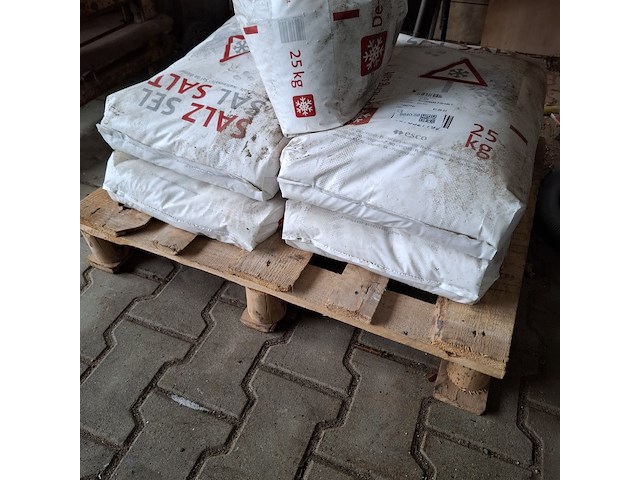 4x zak a 25 kilo strooizout - afbeelding 4 van  4