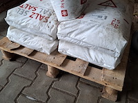 4x zak a 25 kilo strooizout - afbeelding 4 van  4