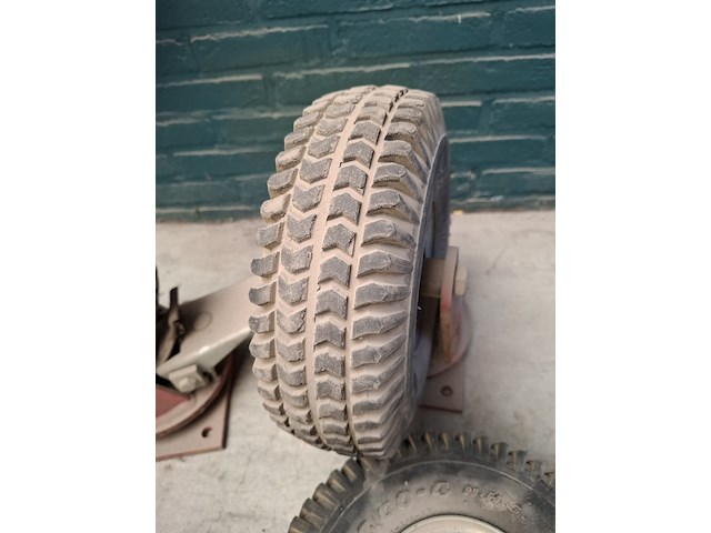 4x zwenkwiel met luchtband - afbeelding 4 van  5