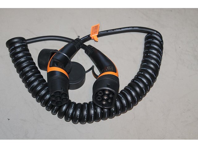 5 autolaadkabels / koppelkabels spiraal type 2. 6m 3x6 mm2. - afbeelding 1 van  3