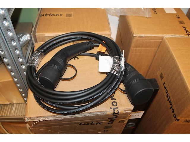 5 autolaadkabels / koppelkabels type 2. 6m 3x2,5 mm2. - afbeelding 1 van  2