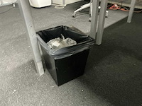 5 bureaus met toebehoren - afbeelding 2 van  14