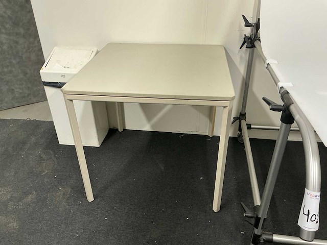 5 bureaus met toebehoren - afbeelding 6 van  14