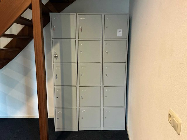 5 deuren lockerkast (3x) - afbeelding 1 van  9