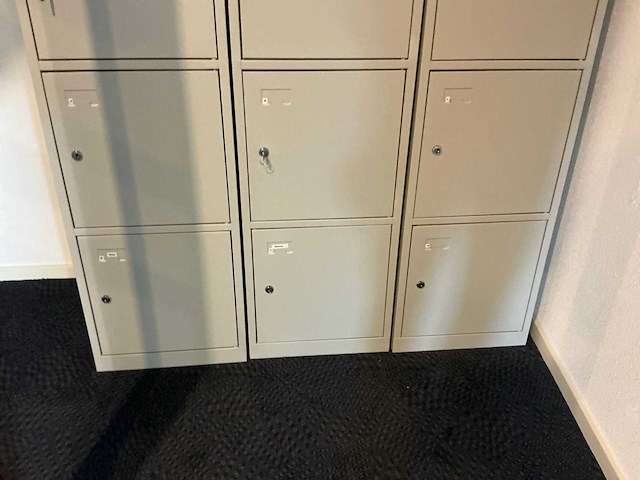 5 deuren lockerkast (3x) - afbeelding 8 van  9