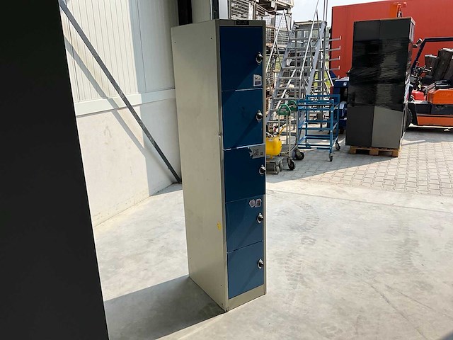 5-deurs lockerkast (5x) - afbeelding 2 van  4