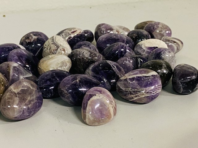 5 kilo amethist trommelstenen maat l - afbeelding 2 van  3