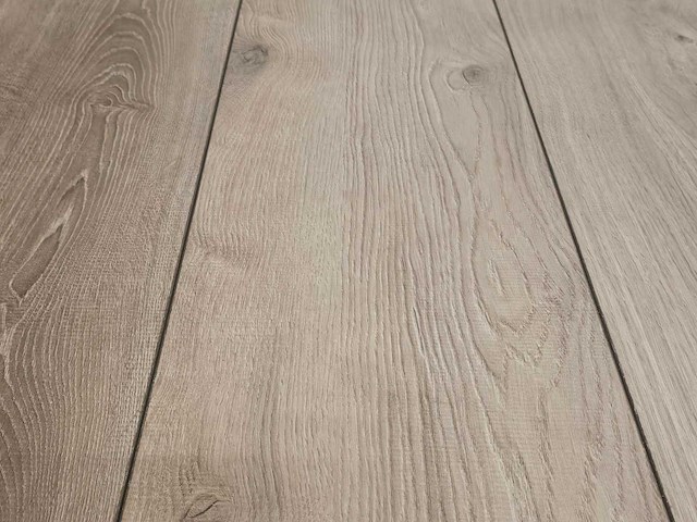 5 m2 laminaat plank - 1380 x 244 x 8 mm - afbeelding 1 van  3