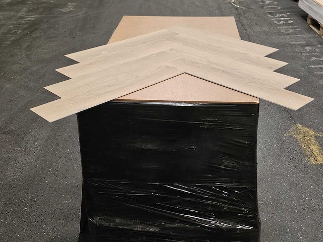 5 m2 pvc spc click visgraat - 750 x 150 x 4 mm - afbeelding 3 van  3