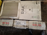5 palleten met diverse tegels - afbeelding 2 van  5