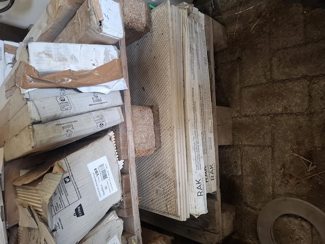 5 palleten met diverse tegels - afbeelding 5 van  5