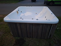 5 persoons jacuzzi en buitenspa - afbeelding 1 van  23