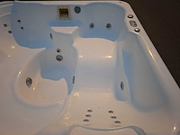 5 persoons jacuzzi en buitenspa - afbeelding 10 van  23