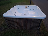 5 persoons jacuzzi en buitenspa - afbeelding 17 van  23