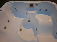 5 persoons jacuzzi en buitenspa - afbeelding 2 van  23