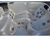 5 persoons jacuzzi en buitenspa - afbeelding 6 van  21