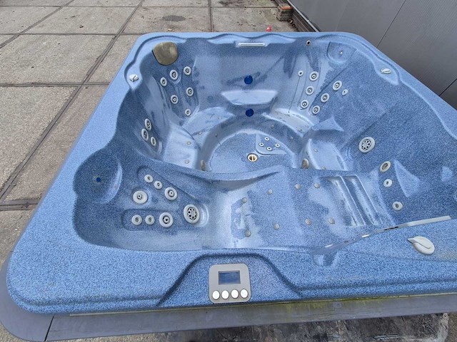 5 persoons jacuzzi en buitenspa - afbeelding 4 van  26