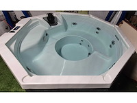 5 persoons jacuzzi en buitenspa - afbeelding 2 van  22