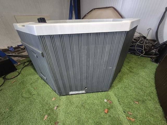 5 persoons jacuzzi en buitenspa - afbeelding 13 van  22