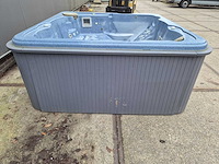 5 persoons jacuzzi en buitenspa - afbeelding 13 van  26