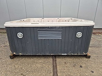 5 persoons jacuzzi en buitenspa - afbeelding 6 van  16