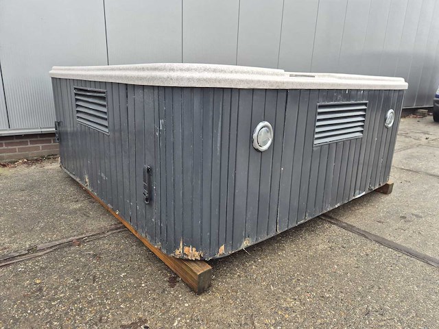 5 persoons jacuzzi en buitenspa - afbeelding 7 van  16