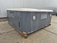 5 persoons jacuzzi en buitenspa - afbeelding 7 van  16