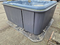 5 persoons jacuzzi en buitenspa - afbeelding 19 van  22