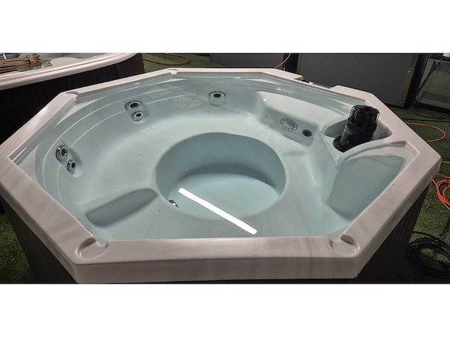 5 persoons jacuzzi en buitenspa - afbeelding 4 van  22
