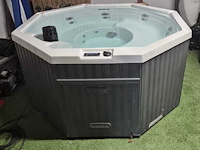 5 persoons jacuzzi en buitenspa