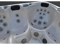 5 persoons jacuzzi en buitenspa - afbeelding 2 van  5