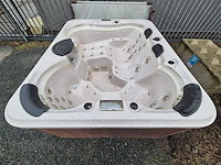 5 persoons jacuzzi en buitenspa - afbeelding 19 van  23